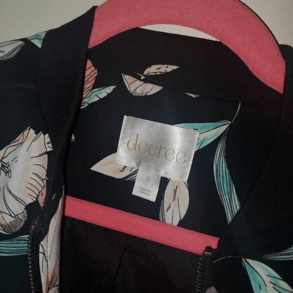 Jacket - Picture 2 of 3